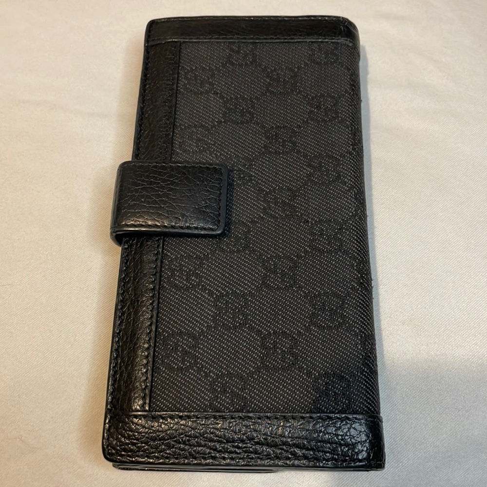 Black GUCCI clutch/ wallet